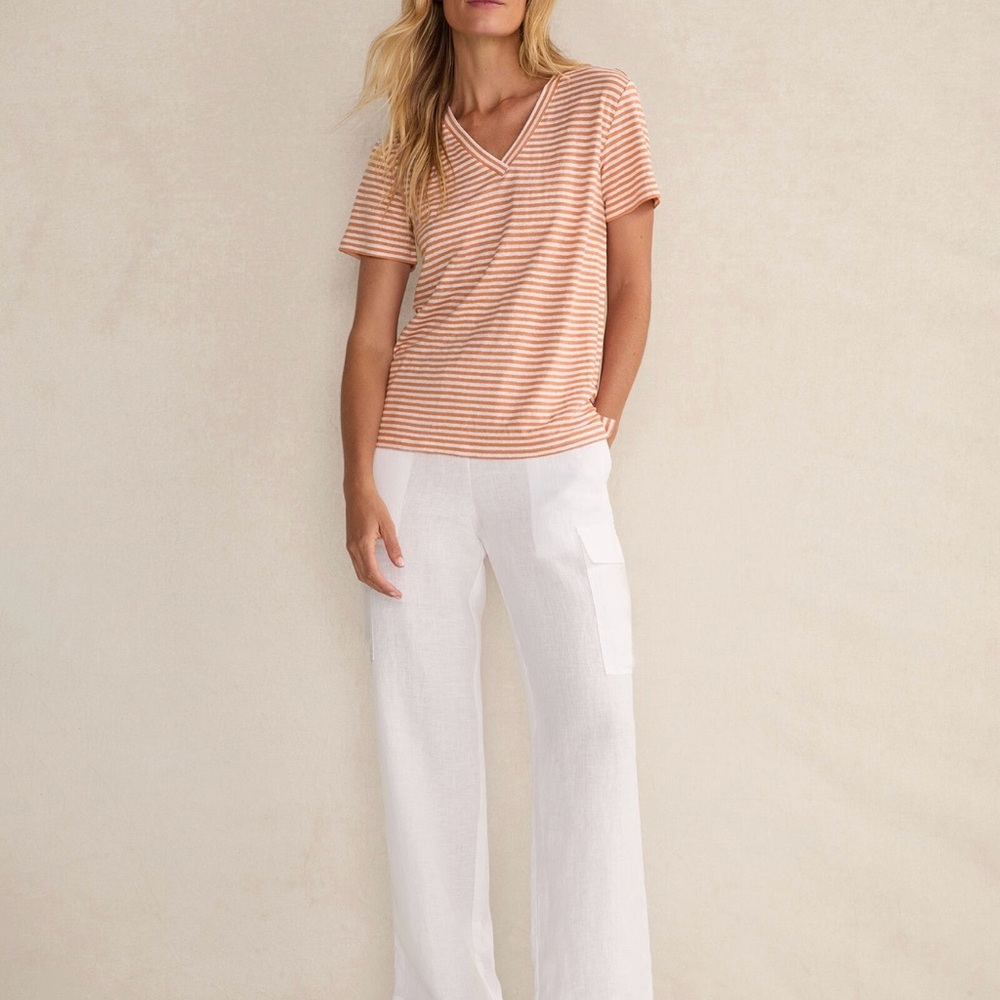 Linen Stripe Short Sleeve V-
Neck Tee